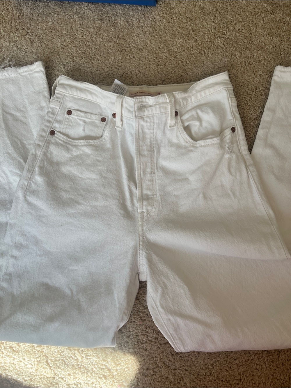 Levi’s Ribcage - Picture 3 of 3